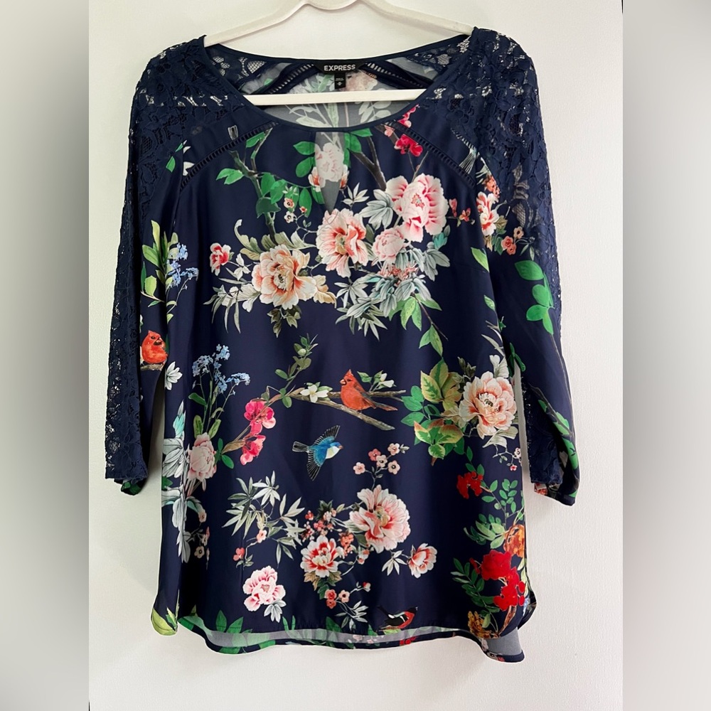 Express tunic floral birds blue crochet lace Size Med